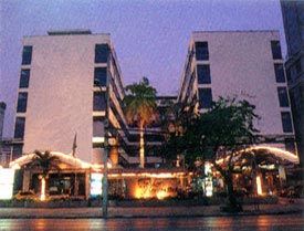 Holiday Mansion Hotel Bangkok Exterior foto